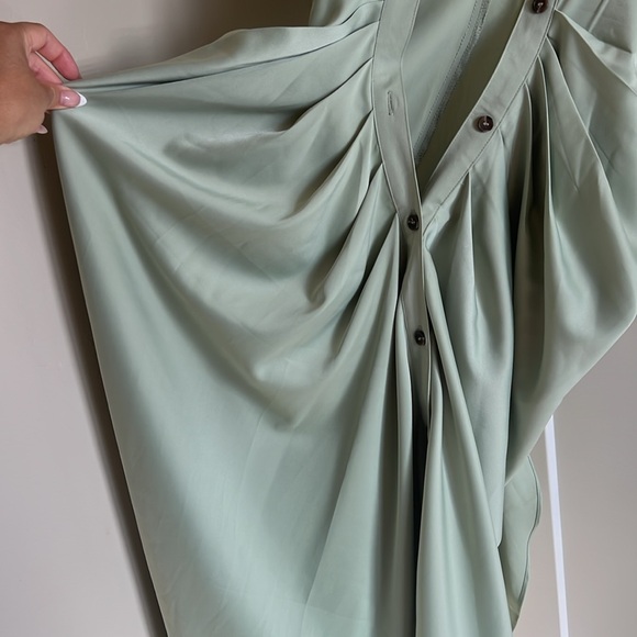 ELEGANT FLOWY BUTTON DRESS - Picture 6 of 6